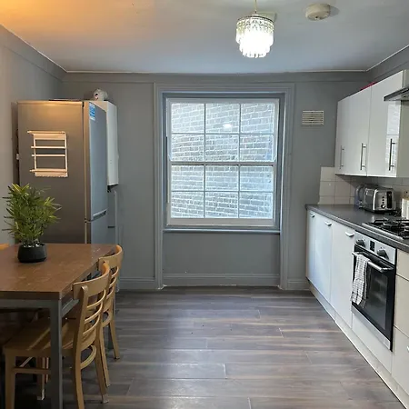 Luxury Room In A 4 Bedroom Flat! 4 Minutes Walk To Kingscross, St Pancras Londra Esterno foto