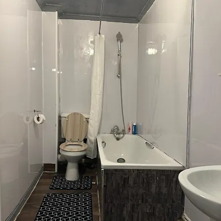 Luxury Room In A 4 Bedroom Flat! 4 Minutes Walk To Kingscross, St Pancras Londra Esterno foto