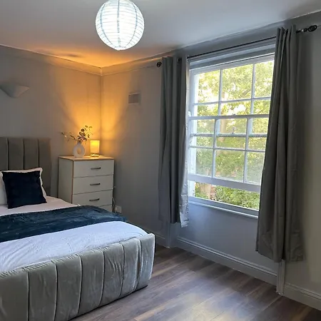 Luxury Room In A 4 Bedroom Flat! 4 Minutes Walk To Kingscross, St Pancras Londra Esterno foto