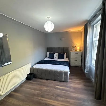 Luxury Room In A 4 Bedroom Flat! 4 Minutes Walk To Kingscross, St Pancras Londra Esterno foto