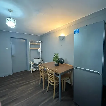Luxury Room In A 4 Bedroom Flat! 4 Minutes Walk To Kingscross, St Pancras Londra Esterno foto