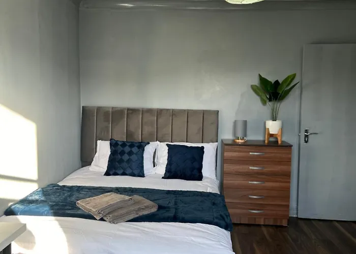 Luxury Room In A 4 Bedroom Flat! 4 Minutes Walk To Kingscross, St Pancras