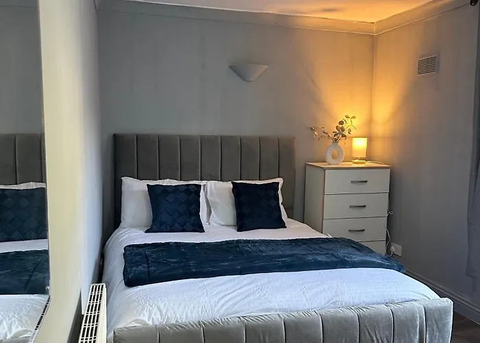 Luxury Room In A 4 Bedroom Flat! 4 Minutes Walk To Kingscross, St Pancras