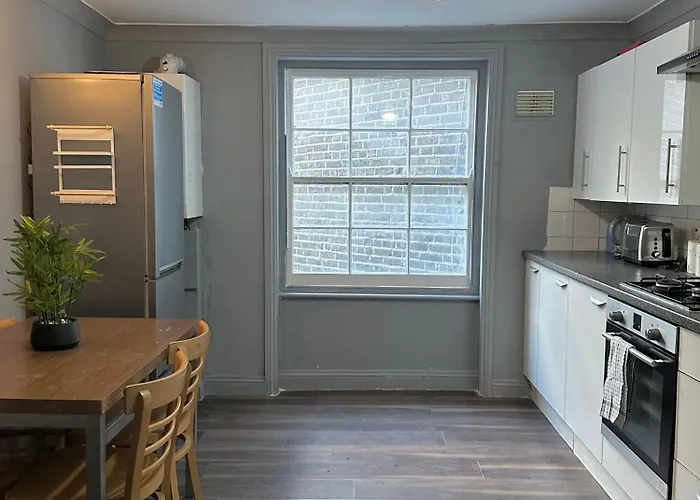 Luxury Room In A 4 Bedroom Flat! 4 Minutes Walk To Kingscross, St Pancras