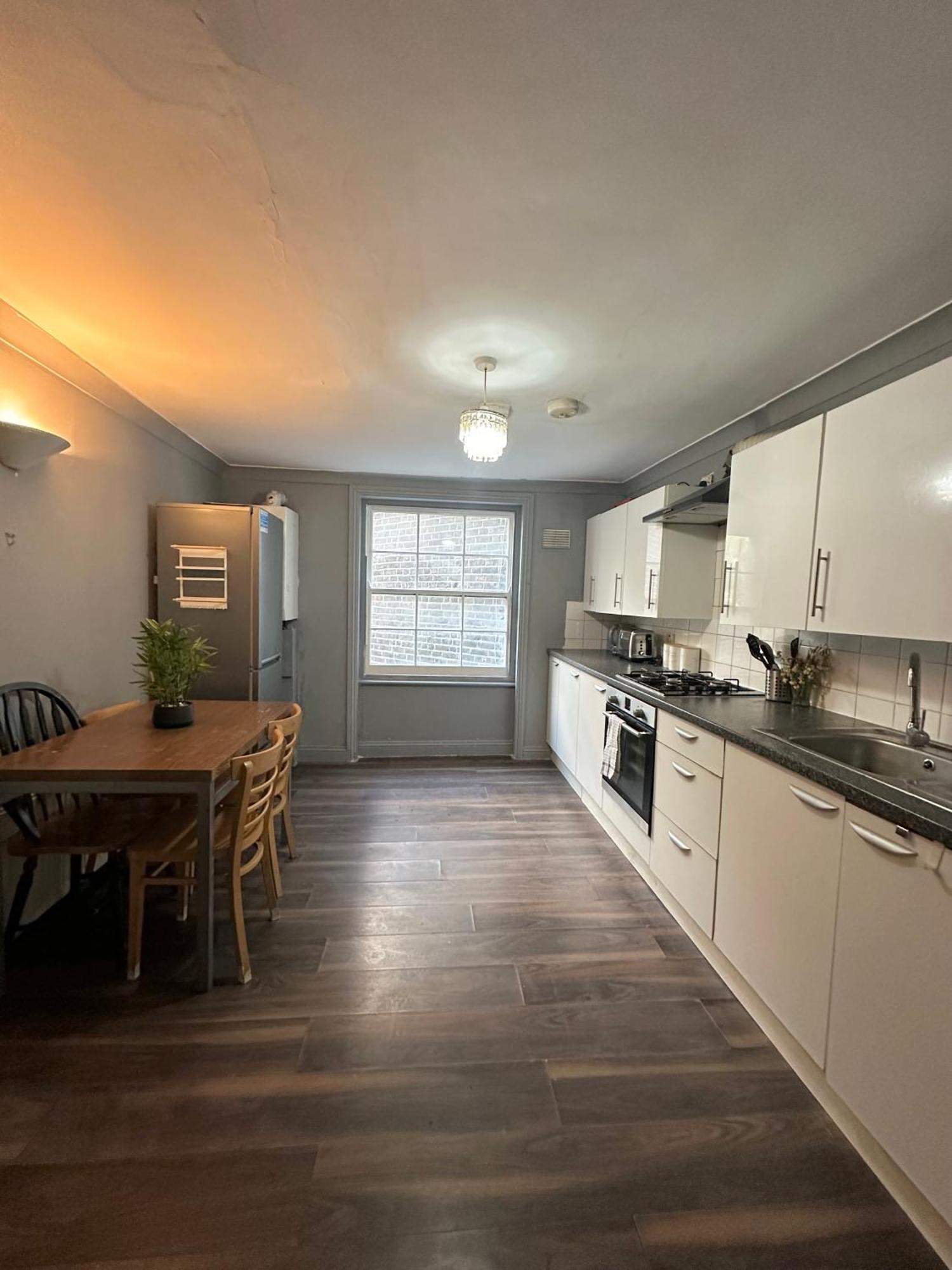 Luxury In A 4 Bedroom Flat! 4 Minutes Walk To Kingscross, St Pancras Alloggio in famiglia Londra