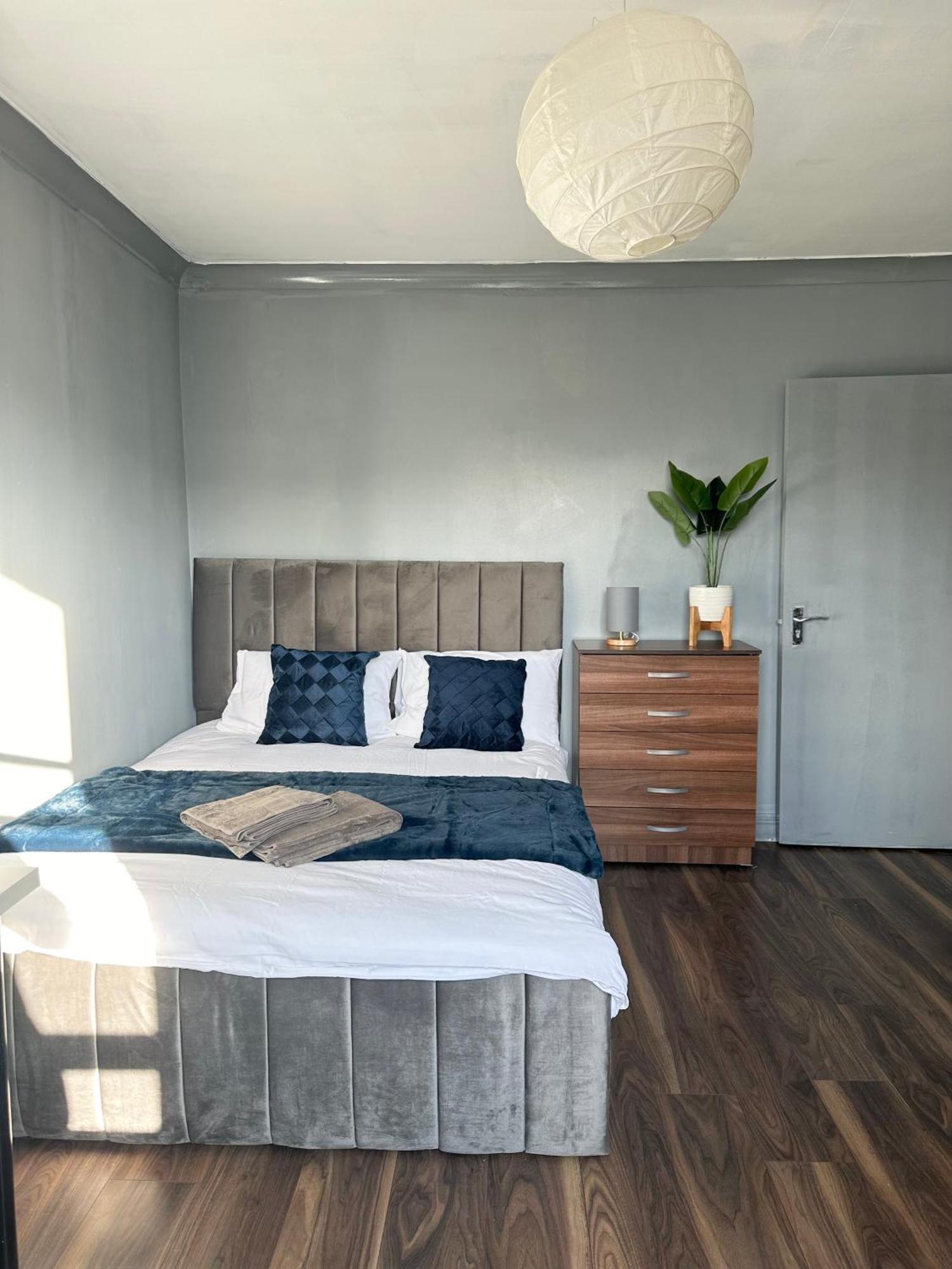 Alloggio in famiglia Luxury In A 4 Bedroom Flat! 4 Minutes Walk To Kingscross, St Pancras Londra