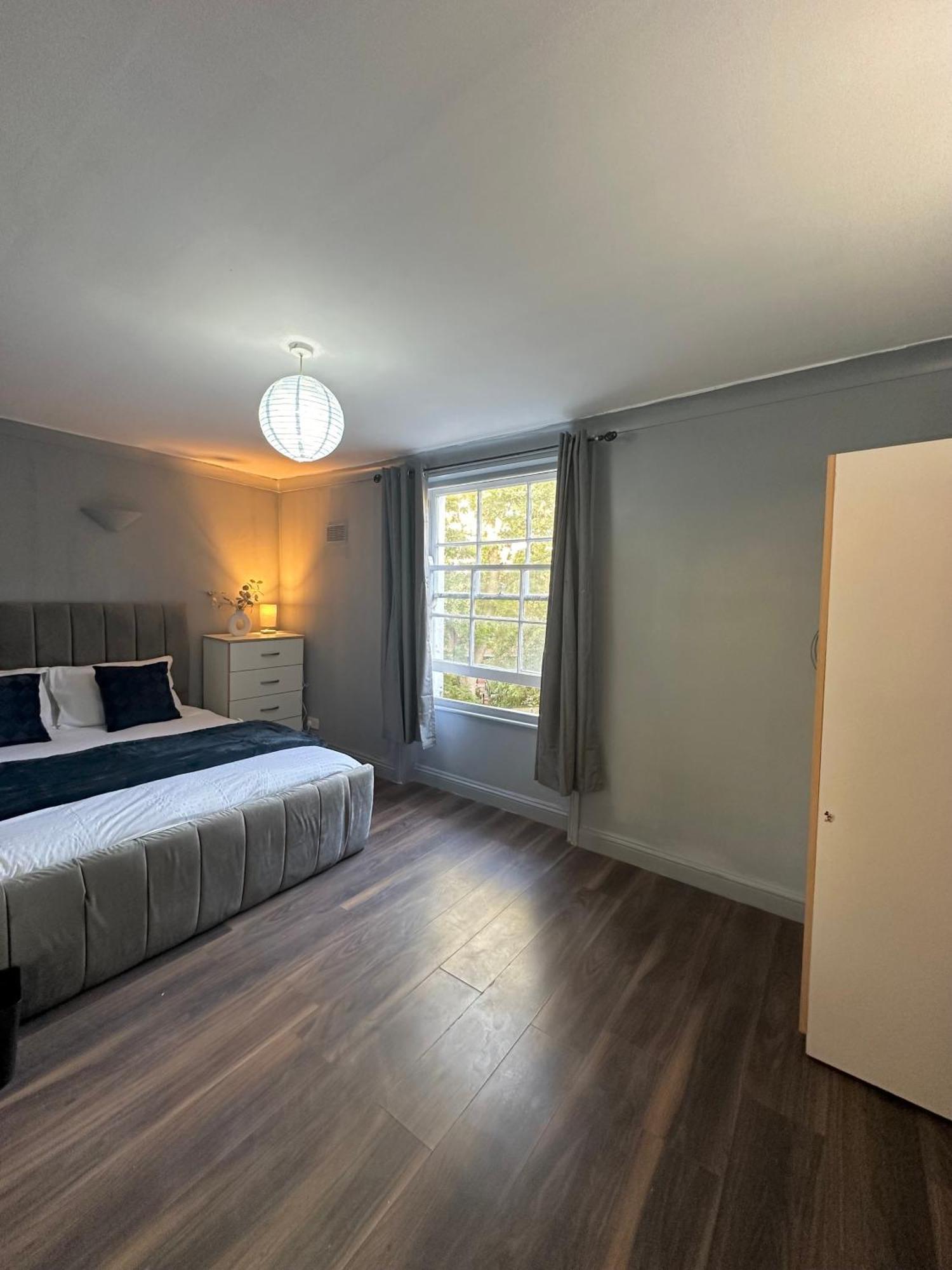 Luxury In A 4 Bedroom Flat! 4 Minutes Walk To Kingscross, St Pancras Alloggio in famiglia Londra