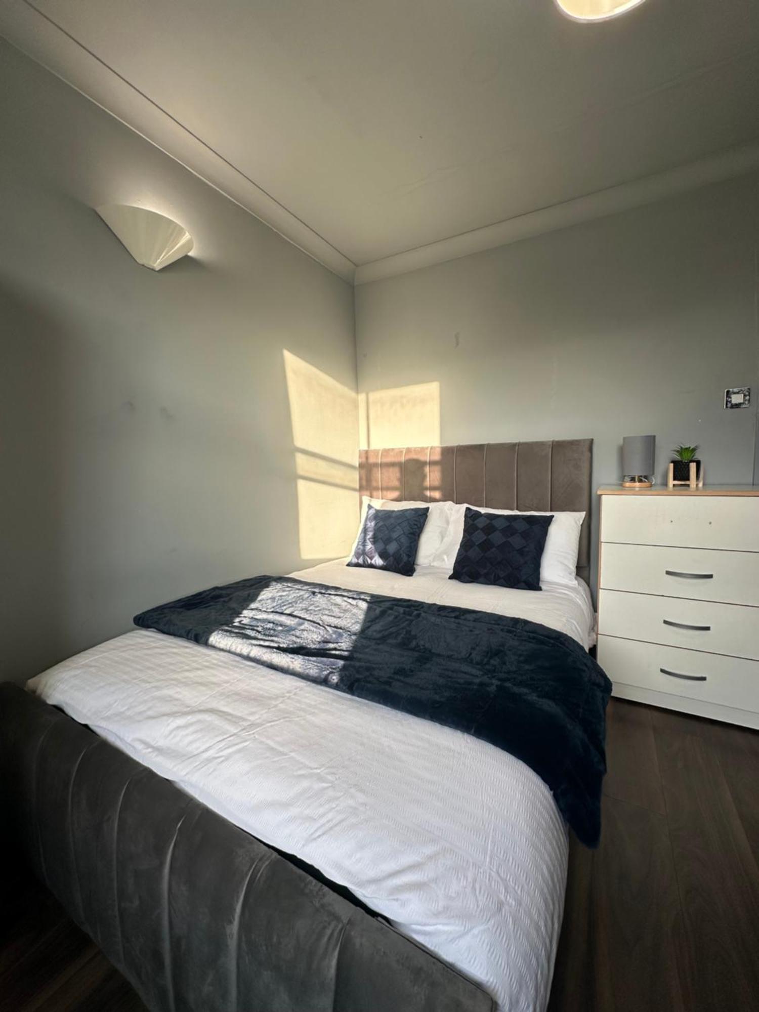 Luxury In A 4 Bedroom Flat! 4 Minutes Walk To Kingscross, St Pancras Alloggio in famiglia *