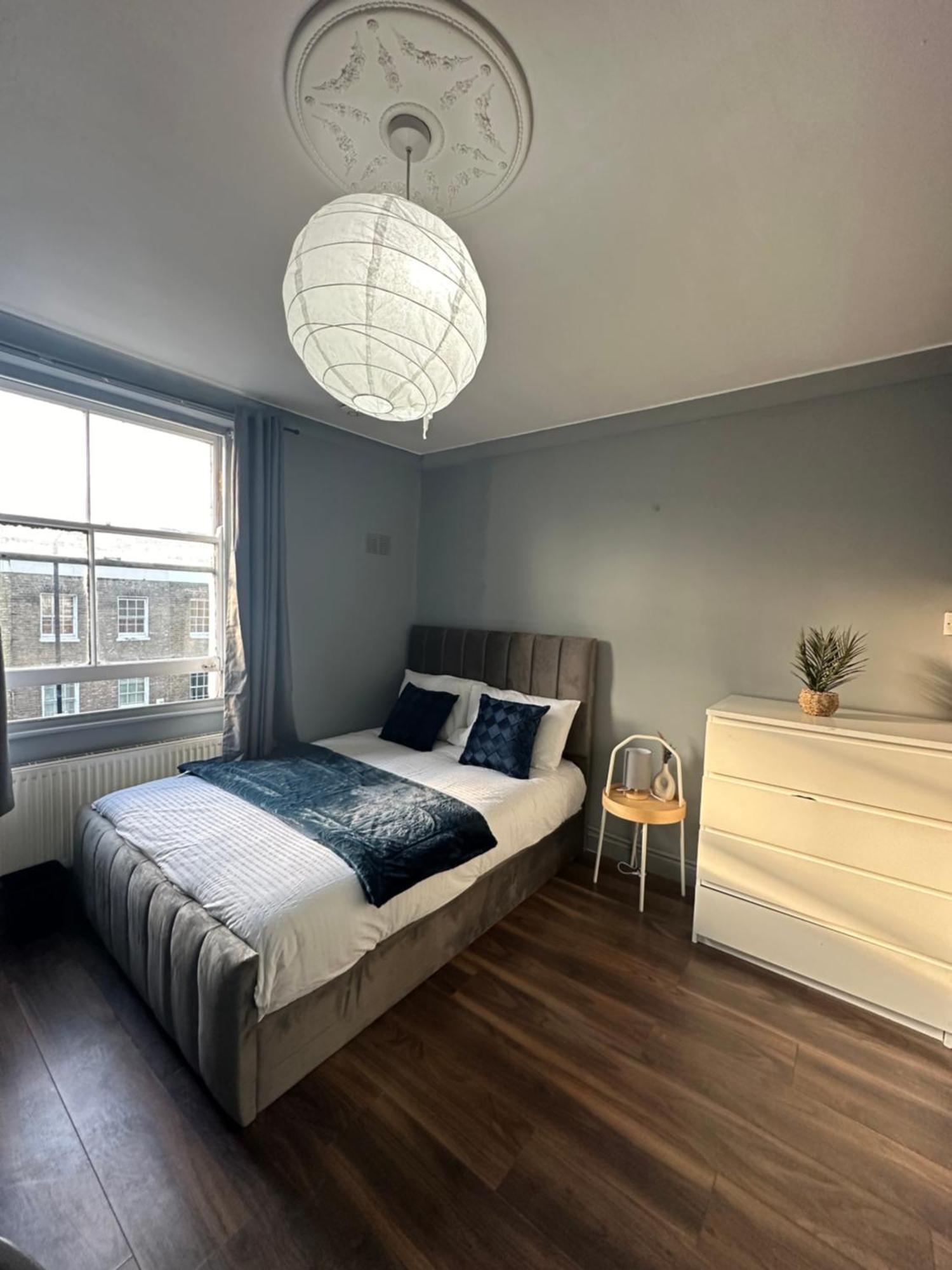 Luxury In A 4 Bedroom Flat! 4 Minutes Walk To Kingscross, St Pancras Londra