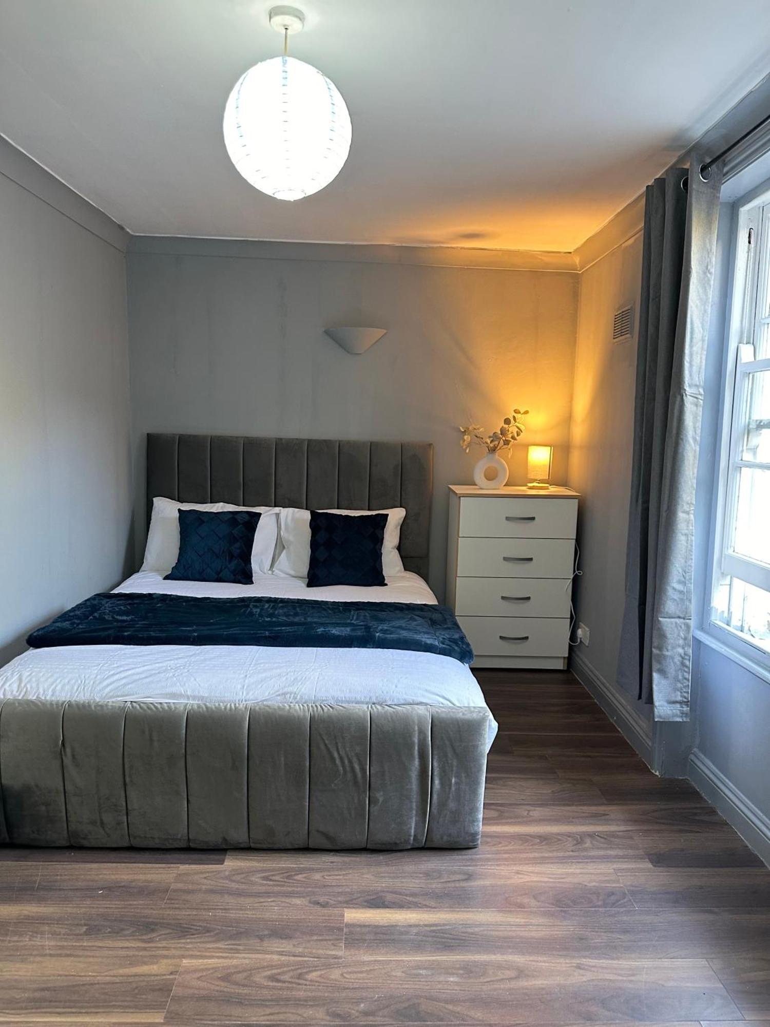Luxury In A 4 Bedroom Flat! 4 Minutes Walk To Kingscross, St Pancras Alloggio in famiglia Londra