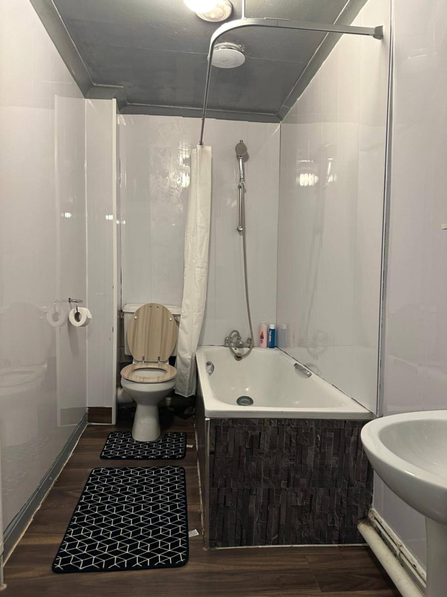 Luxury In A 4 Bedroom Flat! 4 Minutes Walk To Kingscross, St Pancras * Londra