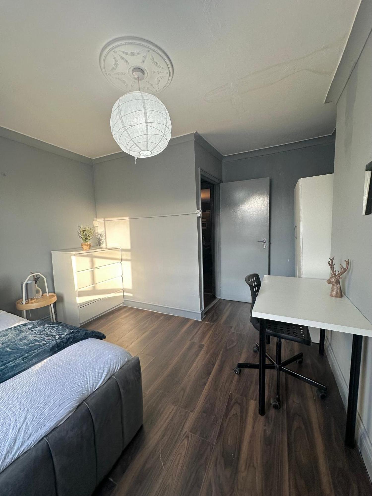 Alloggio in famiglia Luxury In A 4 Bedroom Flat! 4 Minutes Walk To Kingscross, St Pancras Londra