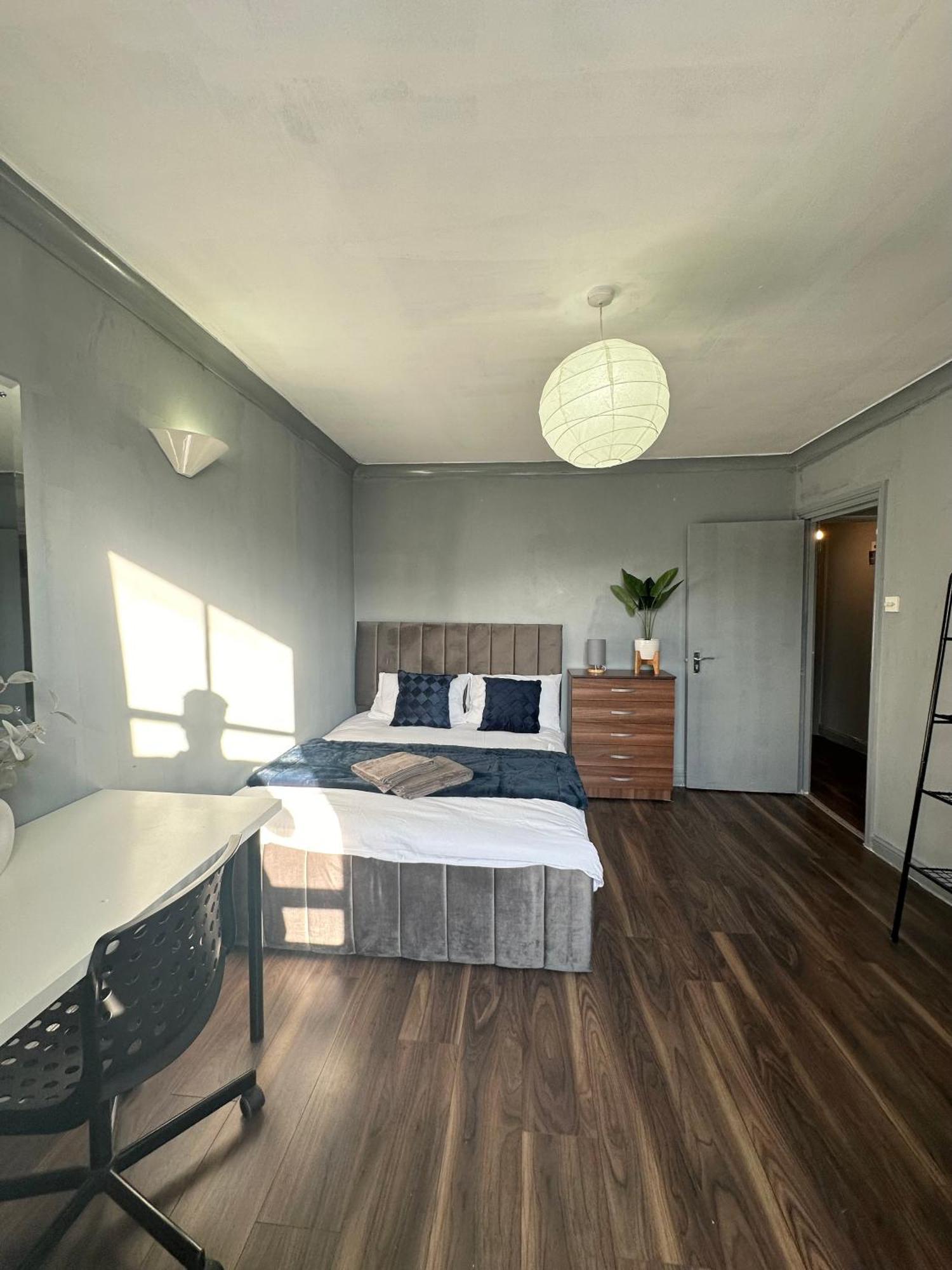 Luxury In A 4 Bedroom Flat! 4 Minutes Walk To Kingscross, St Pancras Alloggio in famiglia *
